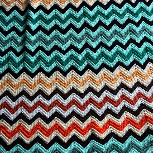 Chevron Afghan Throw - Picture 2 of 3